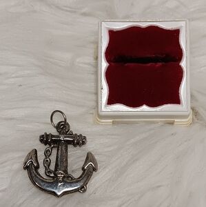 Anchor charm